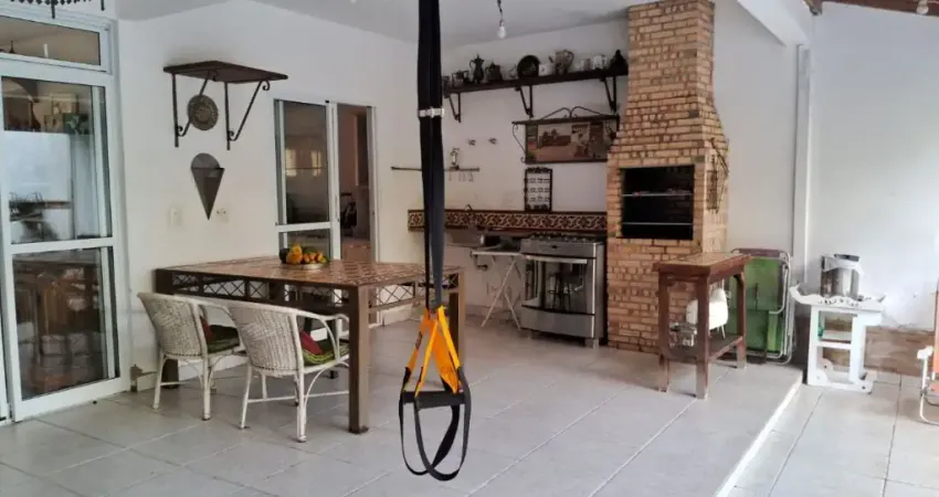 Casa com 4 quartos à venda na Rua Waldir Valle da Fonseca, 40, Bairu, Juiz de Fora