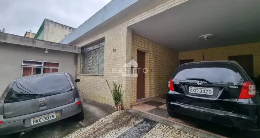 Casa com 3 dormitórios à venda, 133 m² por R$ 800.000,00 - Santa Catarina - Juiz de Fora/MG