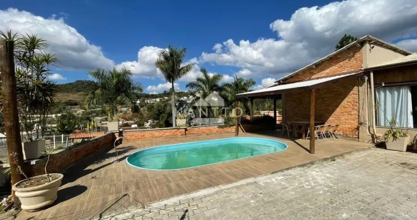 Casa com 4 dormitórios à venda, 370 m² de área construída por R$499.000,00 - Fazendinhas do Ipiranga - Juiz de Fora/MG