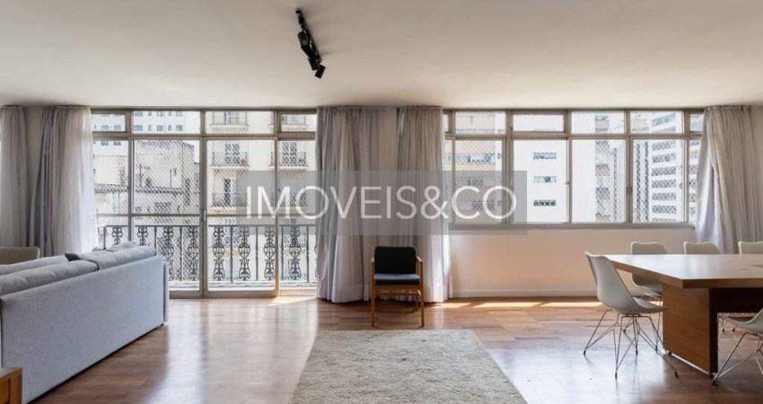 Apartamento para locação de Alto Padrão na cidade de  e no bairro  com 227,00 m² de área