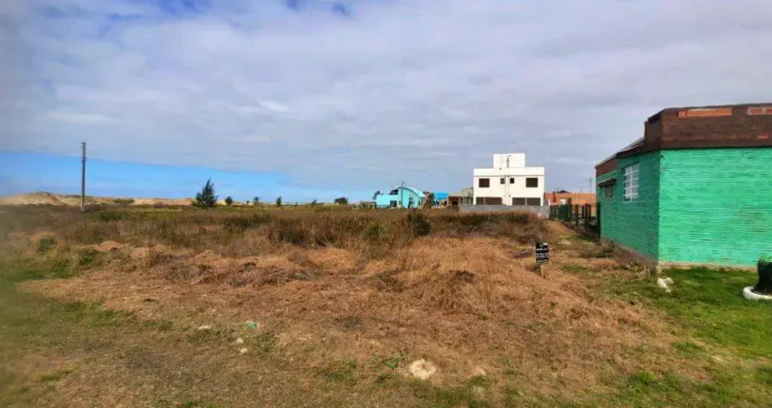 Terreno à venda no Bairro Xangri-lá dos Mares com 300 m² de área privativa