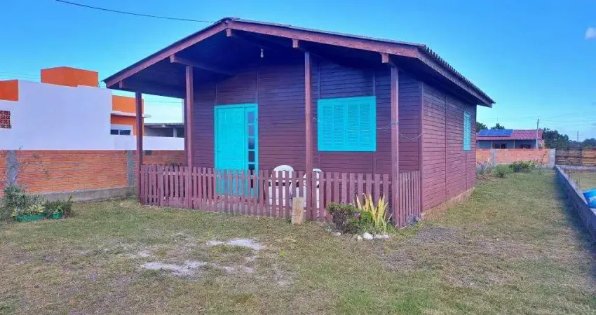 Casa 02 Dorm à venda no Bairro Praia Capão do Cravo com 42 m² de área privativa