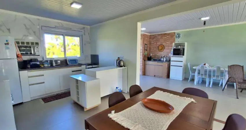 Casa 03 Dorm à venda no Bairro Bella Torres com 140 m² de área privativa - 2 vagas de garagem