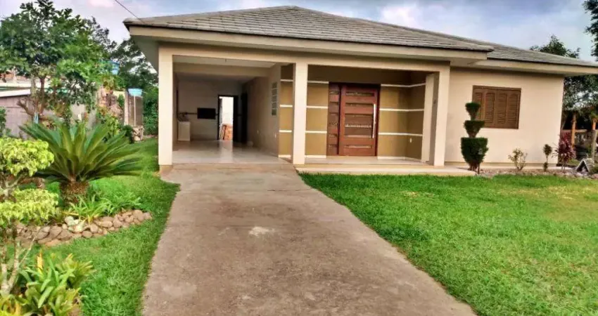 Casa 03 Dorm à venda no Bairro Faxinal com 134 m² de área privativa - 2 vagas de garagem