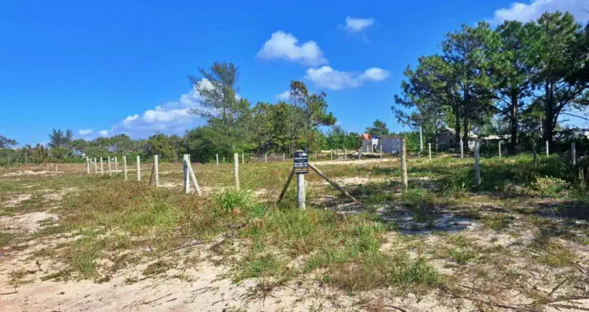 Terreno à venda no Bairro Praia Sumaré II com 900 m² de área privativa