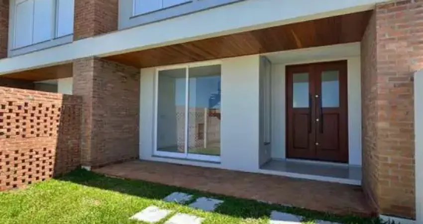 Sobrado 02 Dorm à venda no Bairro Praia Azul com 134 m² de área privativa - 1 vaga de garagem
