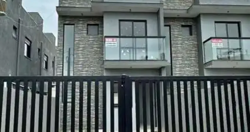 Sobrado 02 Dorm à venda no Bairro Centro com 81 m² de área privativa - 2 vagas de garagem