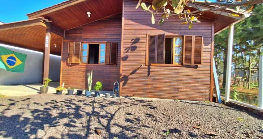 Casa 03 Dorm à venda no Bairro Xangri-lá dos Mares com 110 m² de área privativa - 2 vagas de garagem