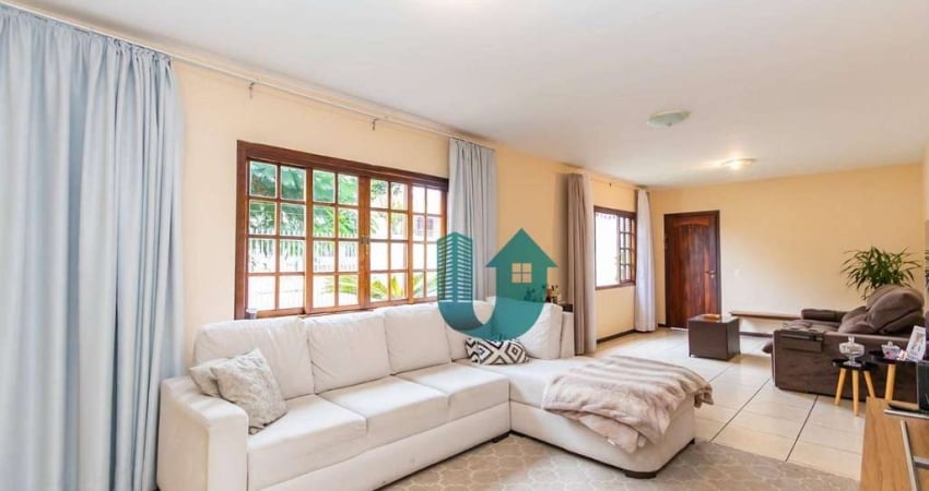 Próximo ao Jardim Botânico - Casa duplex com suite no térreo e quintal espaçoso!