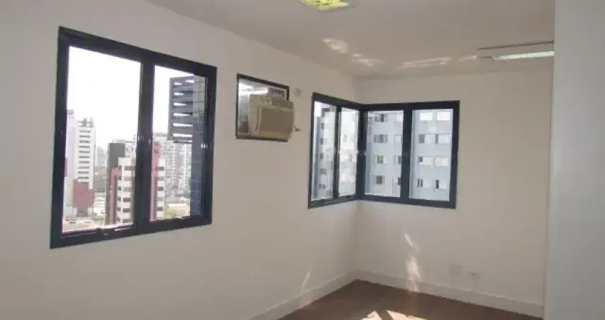 Excelente sala comercial na região da saúde para locação.
