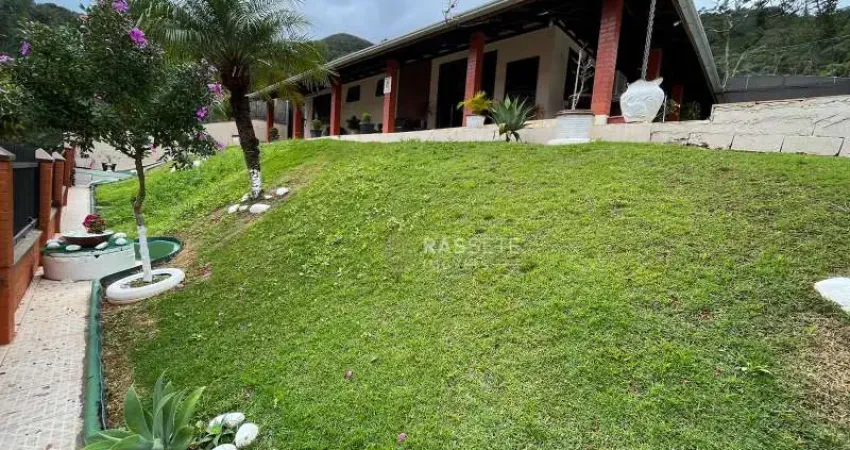 LINDA CASA COM VISTA PARA O MAR NA PRAIA DE SÃO MIGUEL, PENHA-SC