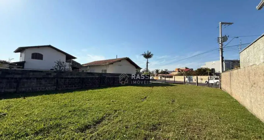 Terreno à venda na Rua Oswaldo Kirsten, Meia Praia, Navegantes