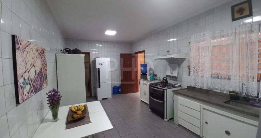 Casa com 4 quartos à venda no Taboão, São Bernardo do Campo 