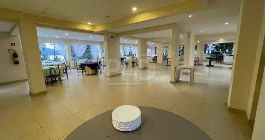 Chácara/Galpão Comercial no Riacho Grande com 2186 metros.
