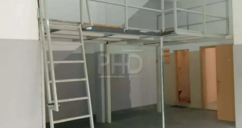 Salão comercial medindo 60 m², com 1 banheiro e uma copa, sem vaga de garagem