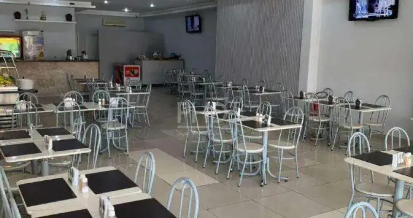 Casa comercial de esquina, no Centro de Santo André.