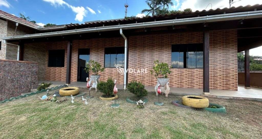 Casa á Venda com 3 dormitórios, 138 m² por R$ 700.000,00