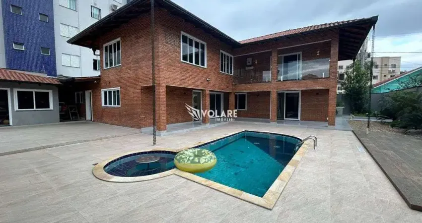 Casa com 4 dormitórios 3 suítes piscina 500m² área útil 2 vagas r$ 1.950.000,00