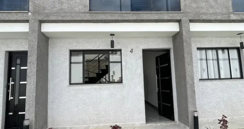 Casa com 2 quartos à venda no Jardim Santa Helena, Poá 