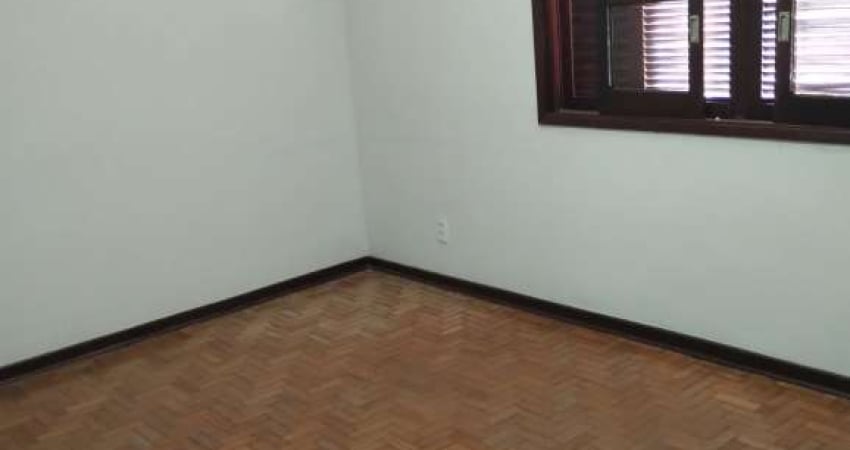 Casa com 3 quartos para alugar na Rua Vinte e Um de Abril, 173, Centro, Diadema