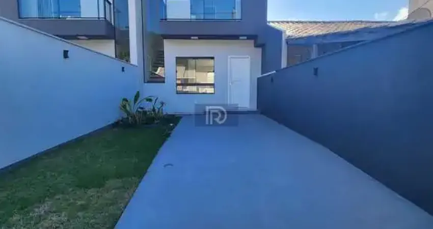 Sobrado à venda no bairro Ipiranga - São José/SC