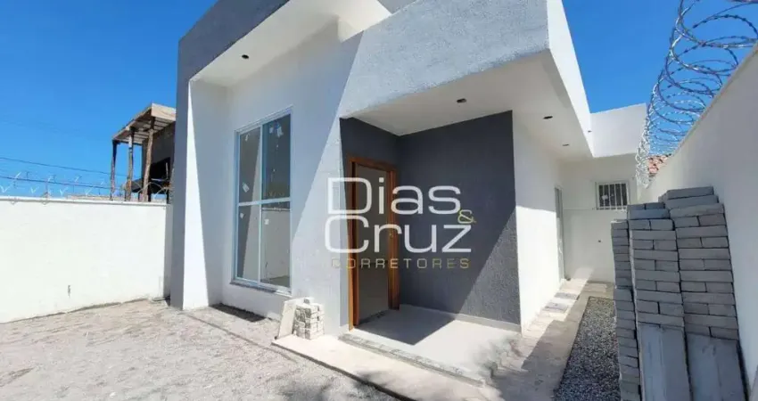 Casa com 2 quartos à venda, 60 m² por R$ 350.000 - Jardim Campomar - Rio das Ostras/RJ