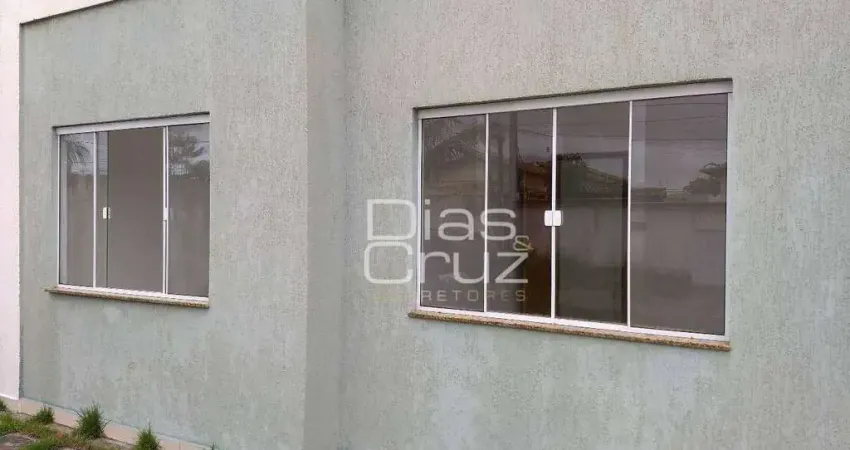Apartamento térreo na 1º quadra no Enseada das Gaivotas em Rio das Ostras, 2 quartos