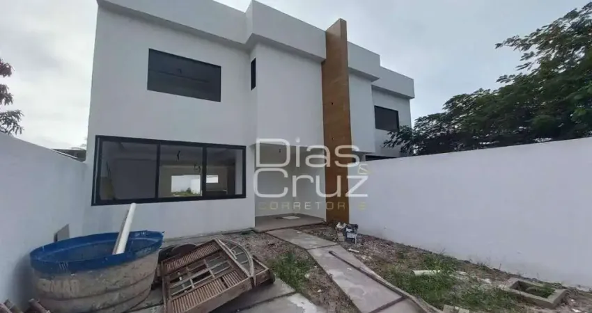 Casa Duplex no Costa Azul - 3 Suítes | Financiamento e FGTS