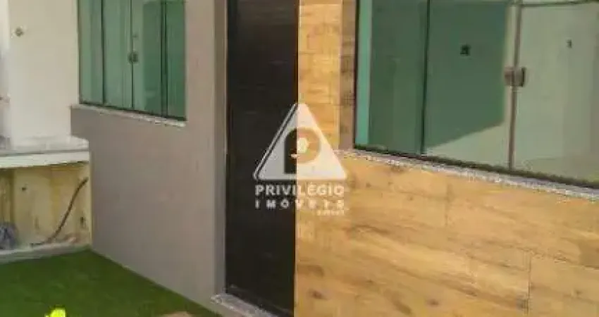 Casa triplex em condominio ampla sala 1 quarto 2 suites terraço churrasqueira 1 vaga pechincha