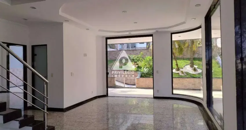 Casa triplex em condomínio, 3 suítes, piscina, área gourmet, infra-estrutura total, vaga 4 carros freguesia