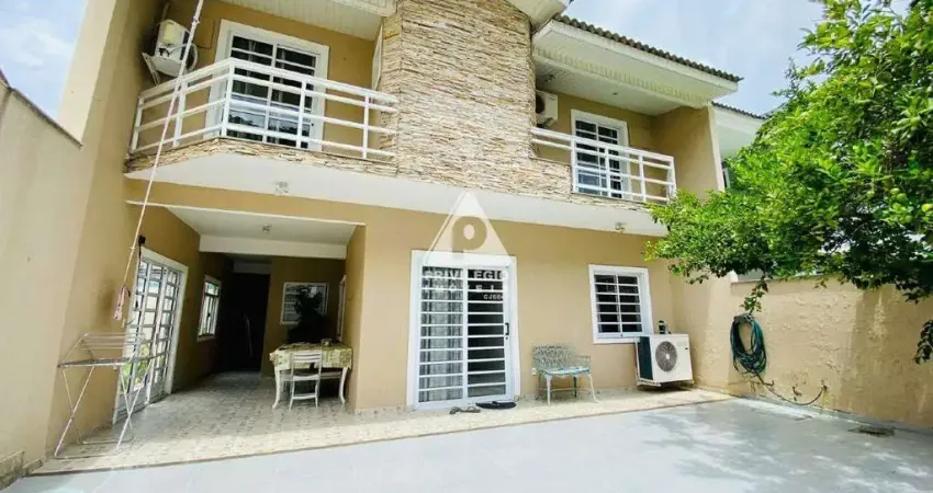 Casa triplex, 6 quartos , 2 suítes , 2 vagas Pechincha