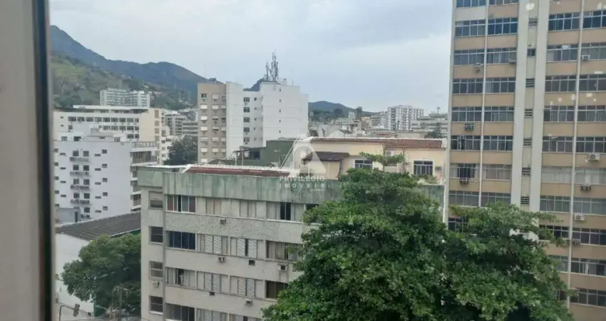 Apartamento a venda , 2 qaurtos , vaga , Tijuca