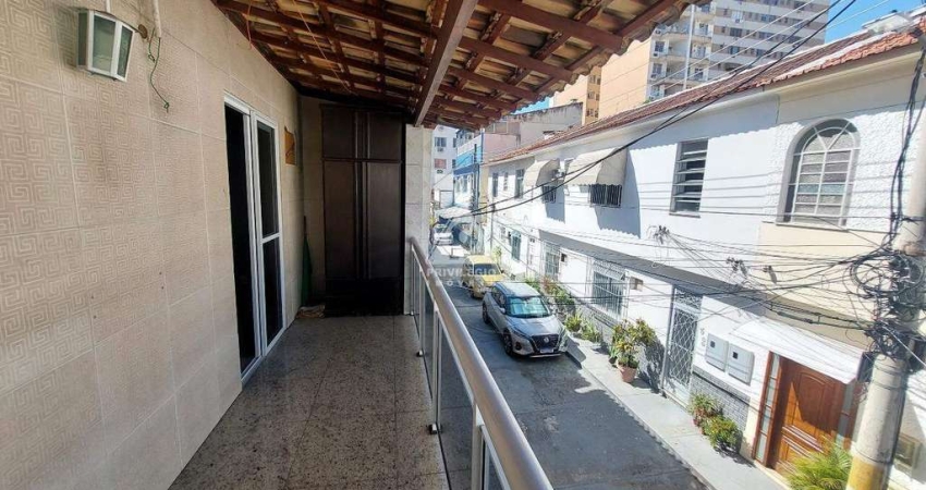 Casa de vila triplex com churrasqueira e vaga em Vila Isabel