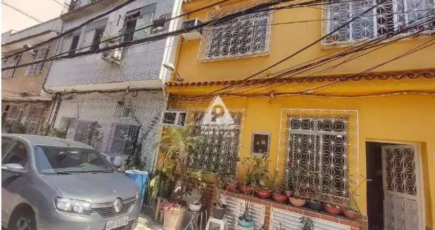 Apartamento de 3 quartos tipo casa de vila , proximo a Praça Sens Pena, Metrô e Comercio Local