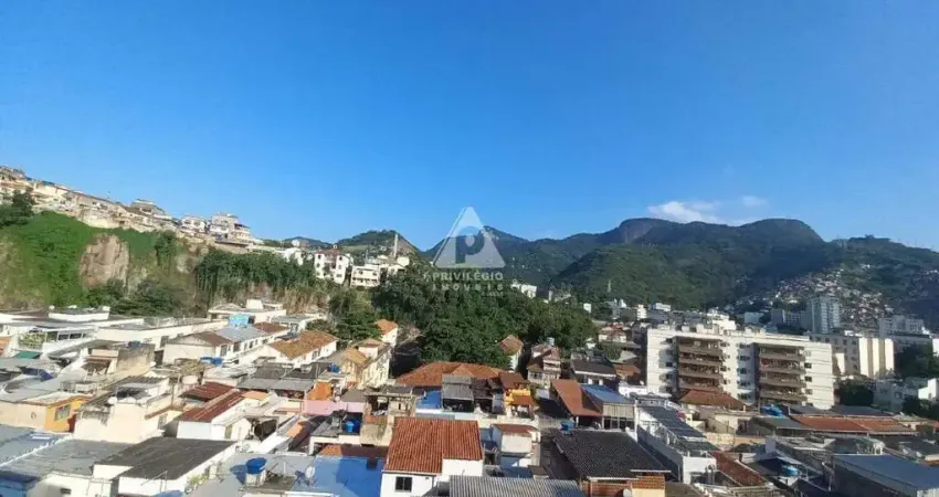 Apartamento a venda , 2 quartos , varanda, vaga , Rio Comprido