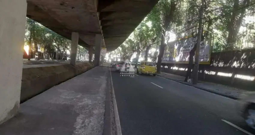 Casa duplex no na paulo de frontin com vaga para 3 carros ótima localização