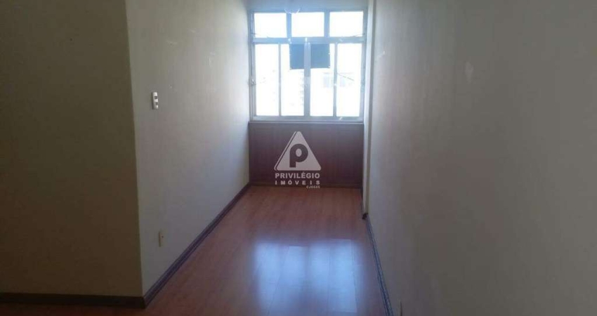 Amplo Apartamento na Tijuca – Rua Uruguai – Último Andar com Vista Livre