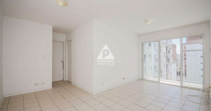 Apartamento 2 quartos sala com varanda infraestrutura total Centro.