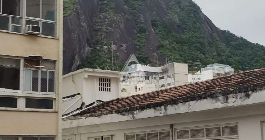 SALA, 2 QUARTOS, DEPENDENCIAS E VAGA ESCRITURADA, MOBILIADO, PRÓXIMO AO METRO !! ALUGA POR AIRBNB!!!! PORTEIRA FECHADA 1 COM VAGA DE GARAGEM??