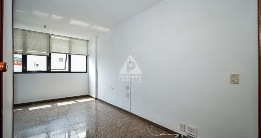 Sala comercial com vaga, à venda próximo do Largo do Machado, Flamengo e Catete!