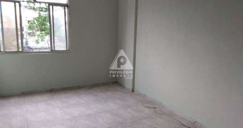Apartamento a venda em Osvaldo Cruz. Sala Dois Quartos , Cozinha. Banheiro Social. Uma vaga na Convenção do Condomínio.