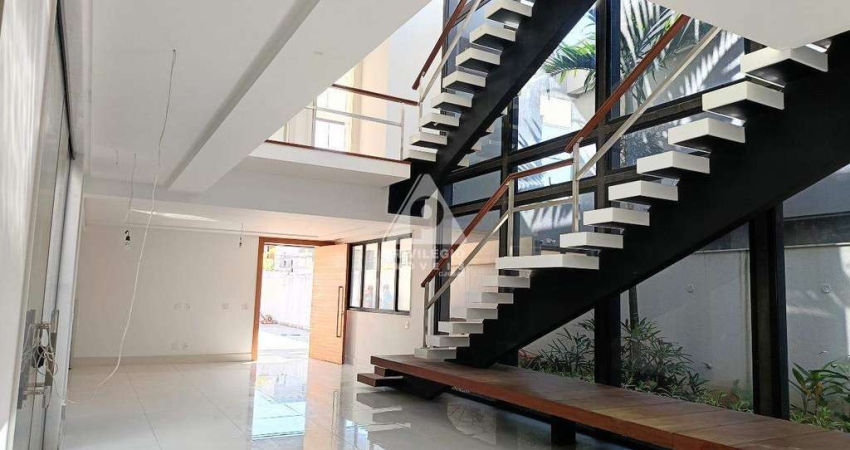 Casa condomínio Rio Mar - 4 suítes, piscina, sauna, energia solar - Barra da Tijuca