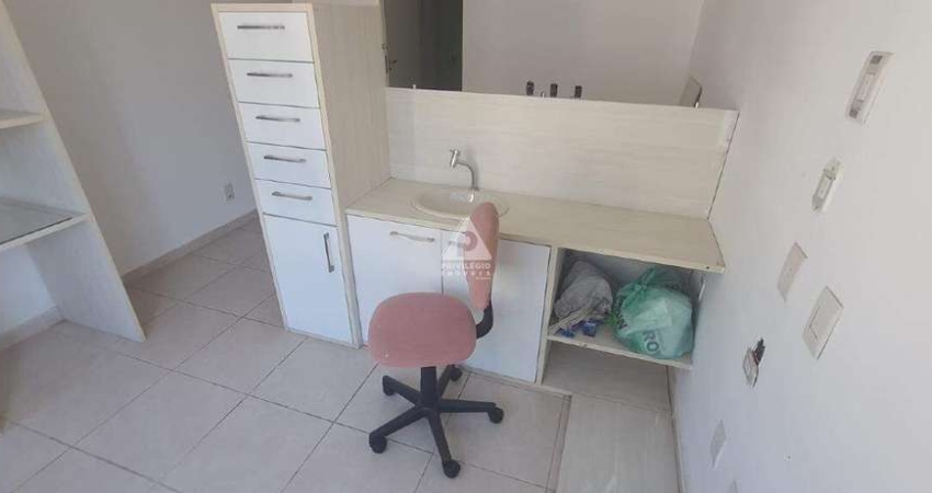 Sala comercial em frente ao Metrô da Saens Peña