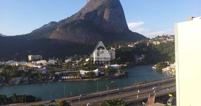 APARTAMENTO À VENDA NA BARRA DA TIJUCA 1 QUARTO, 1 BANHEIRO, 1 VAGA.