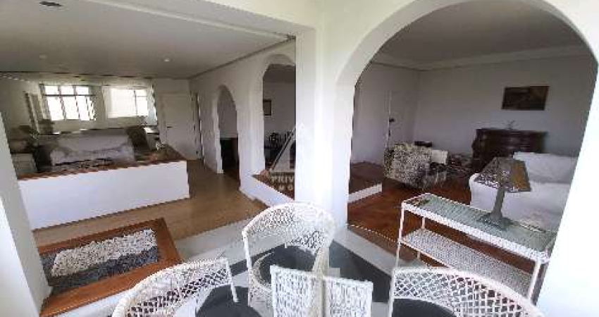 Apartamento à venda na Rui Barbosa, 4 quartos, suíte, 4 salas, varanda, andar alto com vista livre para a Praia do Flamengo e Aterro. Flamengo - RJ