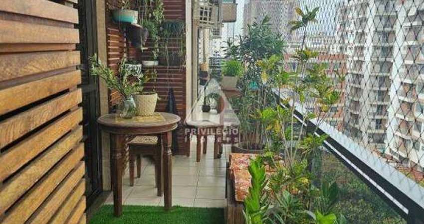 Apartamento a venda : 3 quartos sendo 1 suíte, varanda, 3 vagas na escritura, Tijuca.