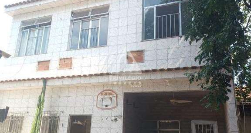Casa 3 andares à venda em Brás de Pina