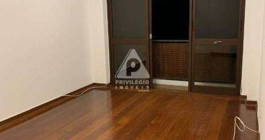 Sala quarto com varanda e com dependência completa e com infraestrutura completa e vaga na escritura no Humaitá