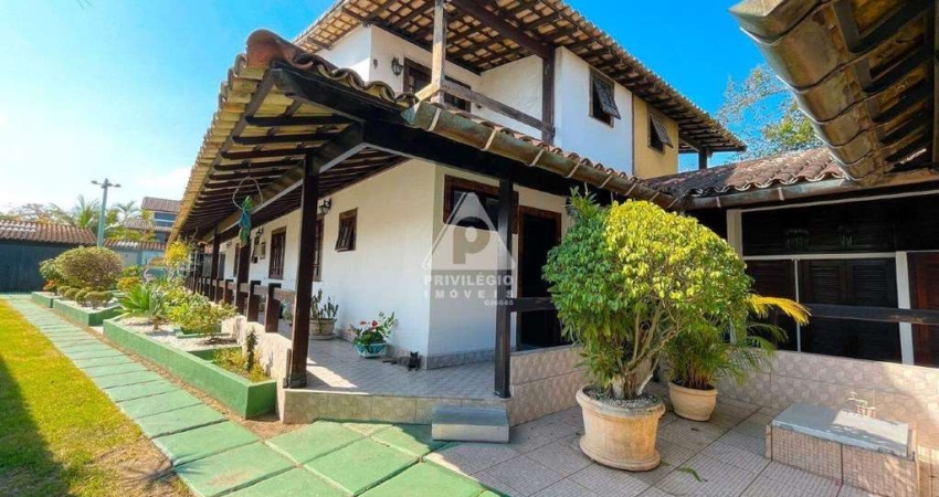 Casa ampla no condomínio Vivendas, no Recreio dos Bandeirantes