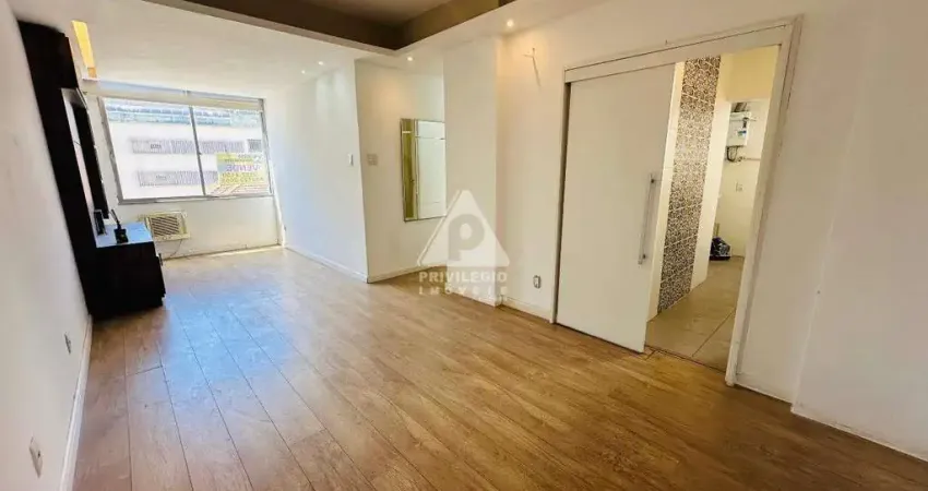 Apartamento com 2 quartos com uma suíte vista livre no humaitá